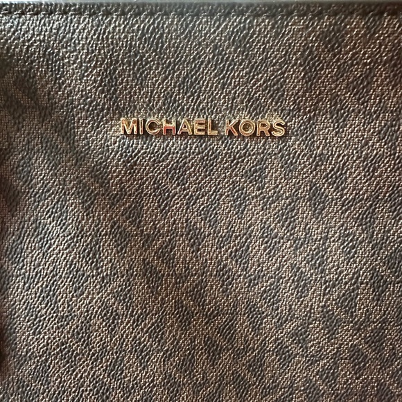 Michael Kors Voyager East/West MK Signature Monogram Large Tote and Wallet - Picture 8 of 8